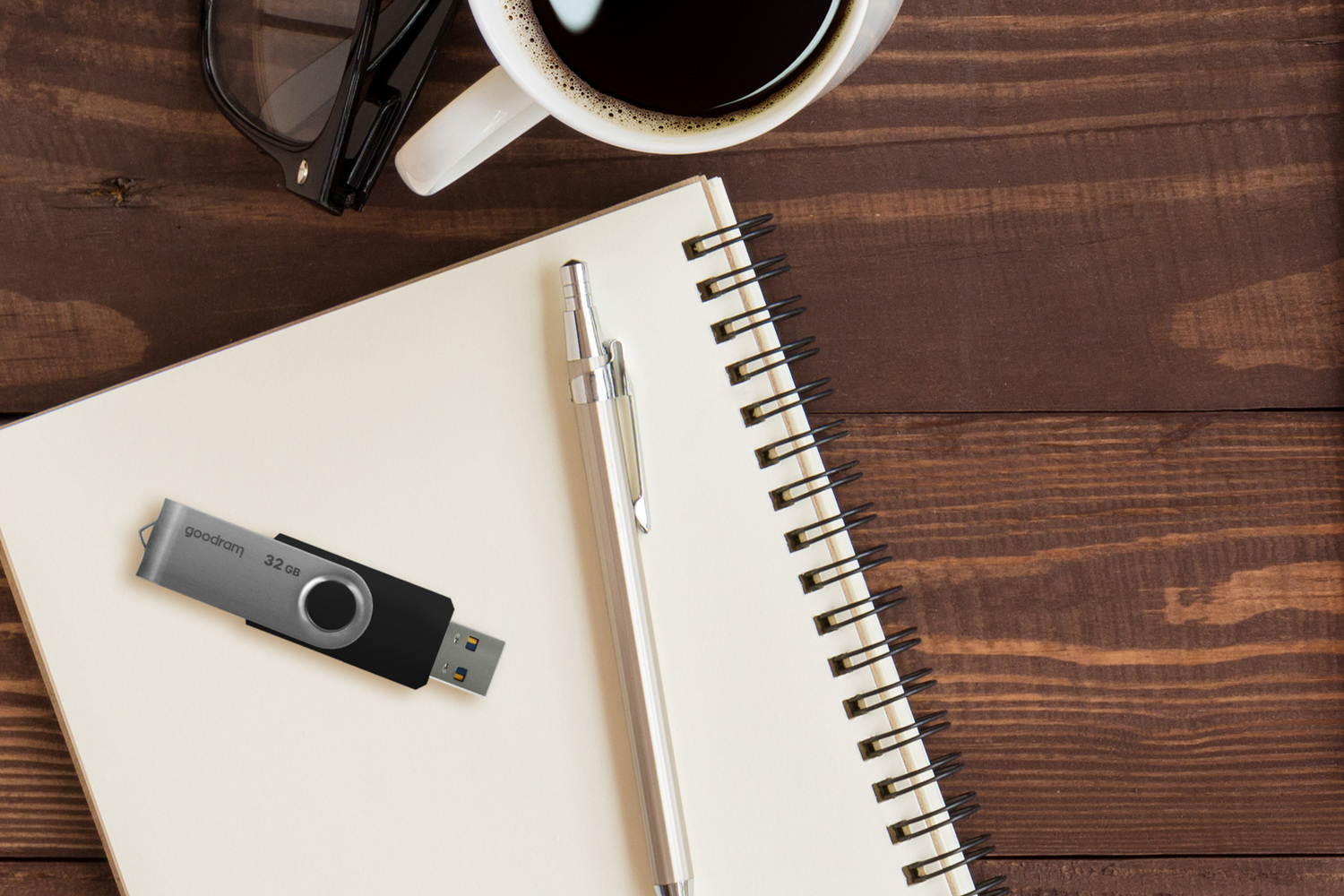 Pendrive GOODRAM UTS3 -  16GB USB 3.2 gen 1 Czarny