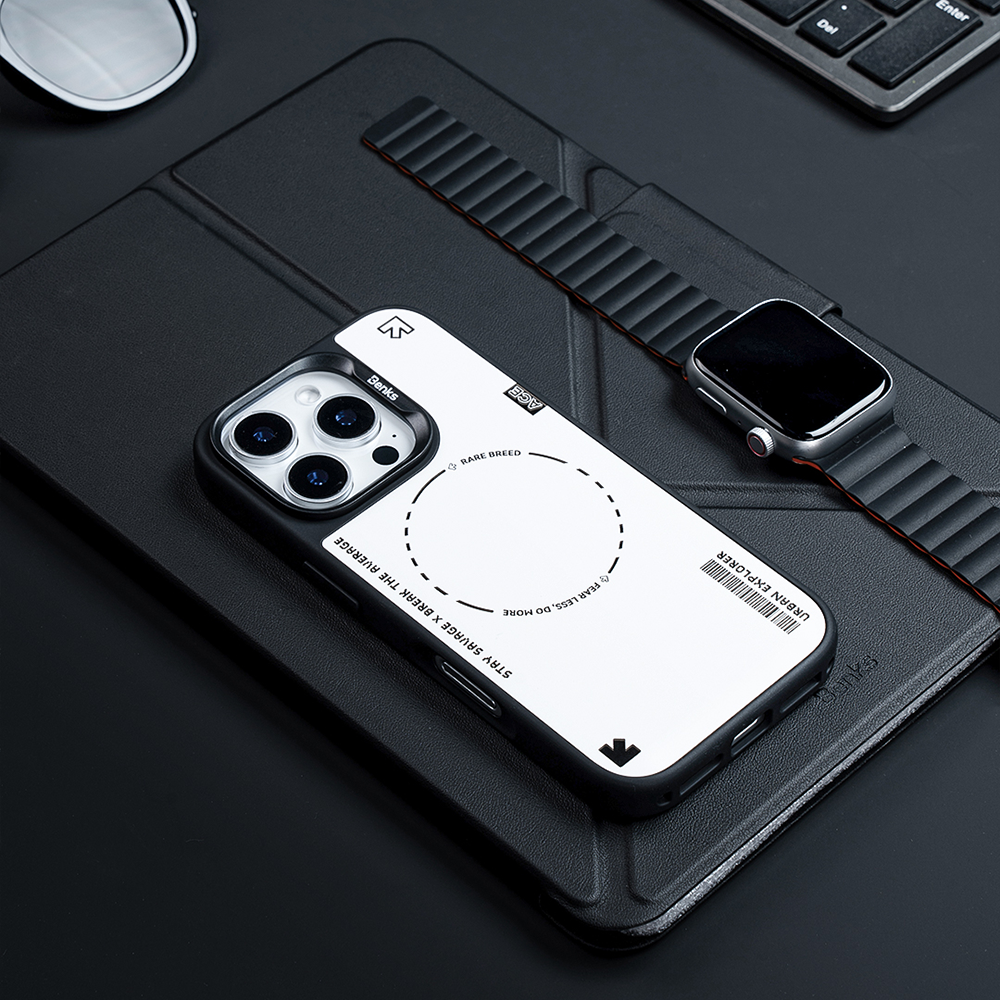 Benks Dynamic Minimalist Case for Apple iPhone 16 , barva černá