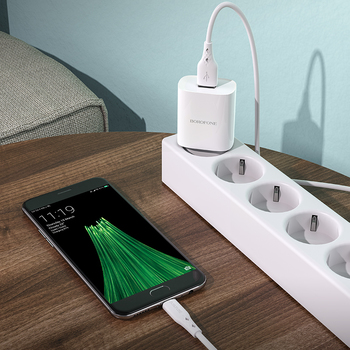 Borofone Wall charger BN1 Innovative - USB - 2,1A with USB to MicroUSB white