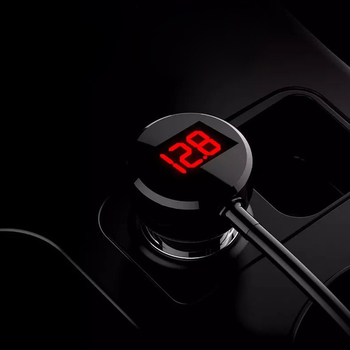 Rozdzielacz gniazda zapalniczki B39 Typ C - 3 gniazda + 2xUSB - 2,1A 100W z wyświetlaczem i kablem