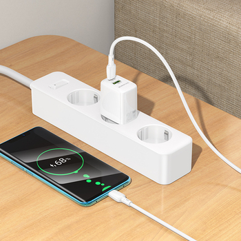 Borofone Ładowarka sieciowa BN27 Fuente - USB + Typ C - QC 3.0 PD 20W z kablem Typ C na Typ C biała