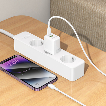 Borofone Ładowarka sieciowa BN27 Fuente - USB + Typ C - QC 3.0 PD 20W z kablem Typ C na Lightning biała